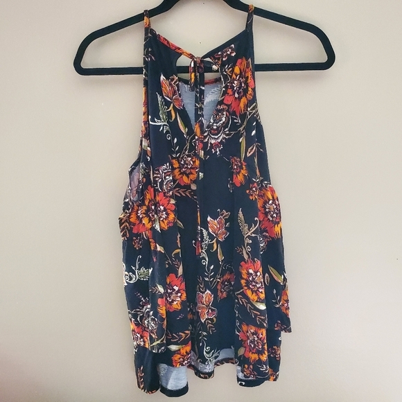 Torrid Tank - Picture 3 of 4